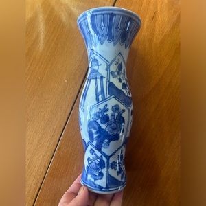 Gorgeous blue and white candle holder. Made in England.